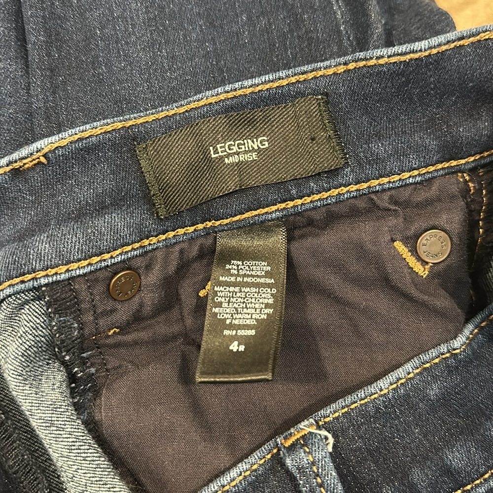 Express Mid Rise Legging Jean- 4R - Picture 3 of 4